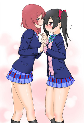 Maki-chan ga Hajimete Nico-chan to Ecchi suru Hon
